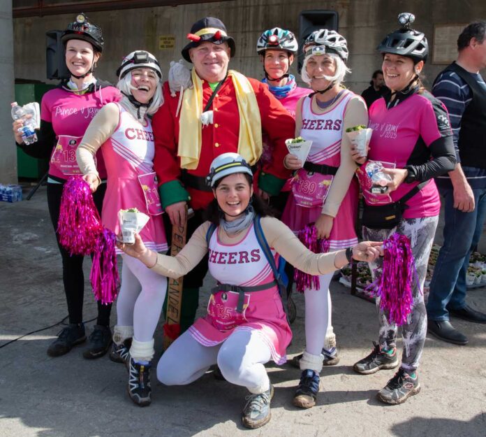 Punce v jami (video)