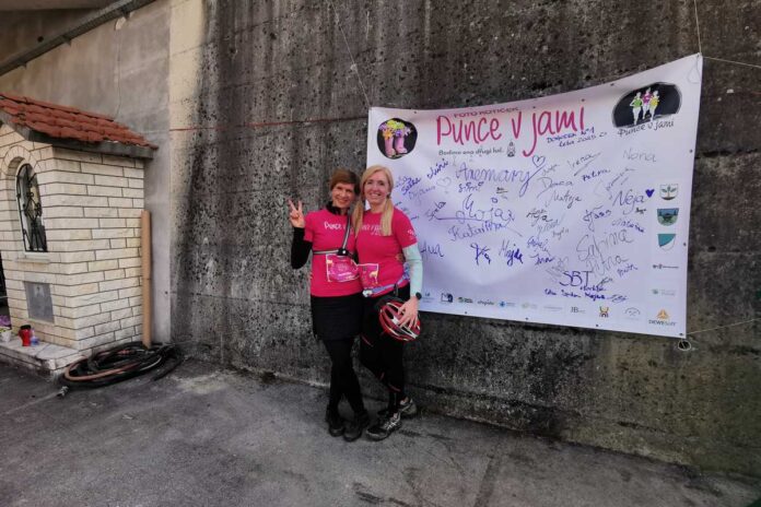 Punce v jami skozi objektiv Martine Drobne