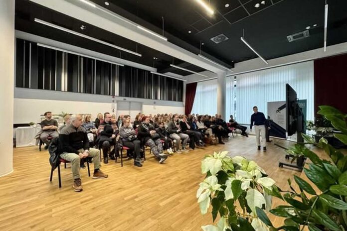 PONI-jevci predstavili poslovne ideje