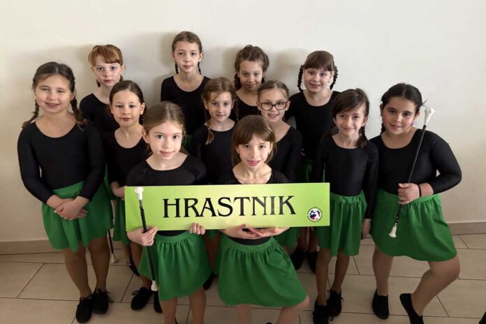 Hrastniške mažorete tekmovale