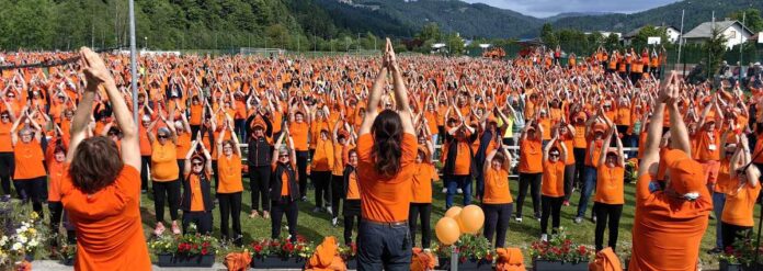 Oranžna energija preplavila Žiri