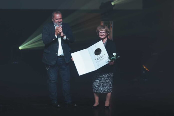 Posebno županovo priznanje Jožefi Kukovič