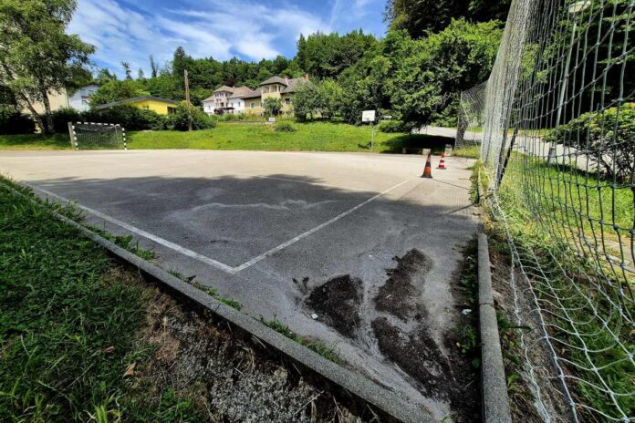 Prenova športnega igrišča na Gimnazijski cesti