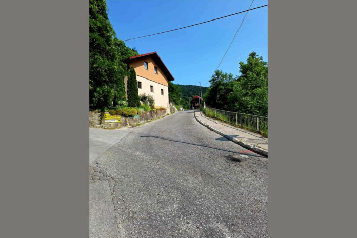 Prenova ceste proti pokopališču se nadaljuje