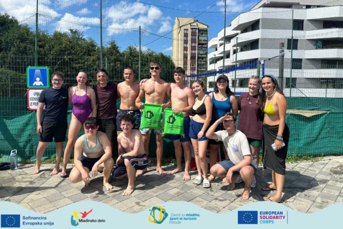 Odbita odbojka na trboveljskem bazenu