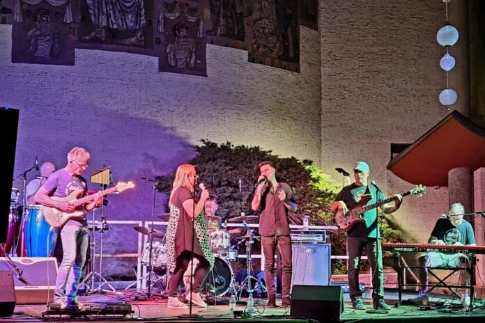 Poletni oder IV že v polnem teku!