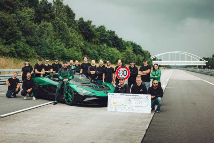 Do 400 km/h in nazaj v 25,79 sekunde