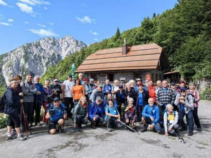 Dolski planinci na Stari Ljubelj in Polno peč