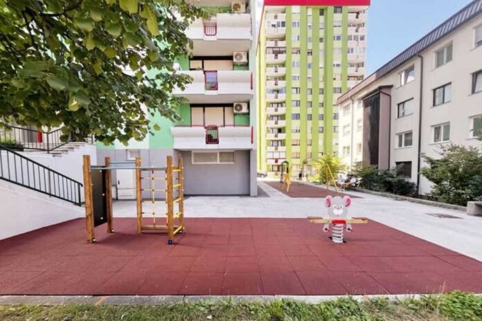 V Trbovljah prenavljajo otroška igrišča