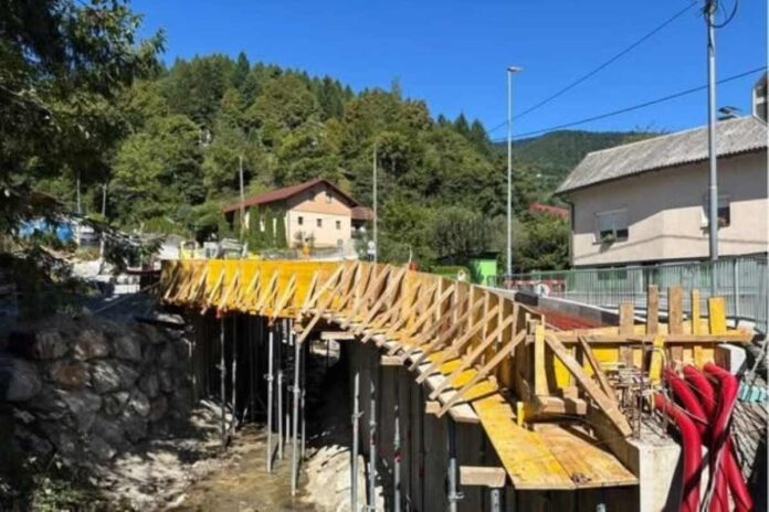 Gradnja mostu v Gabrskem hitro napreduje
