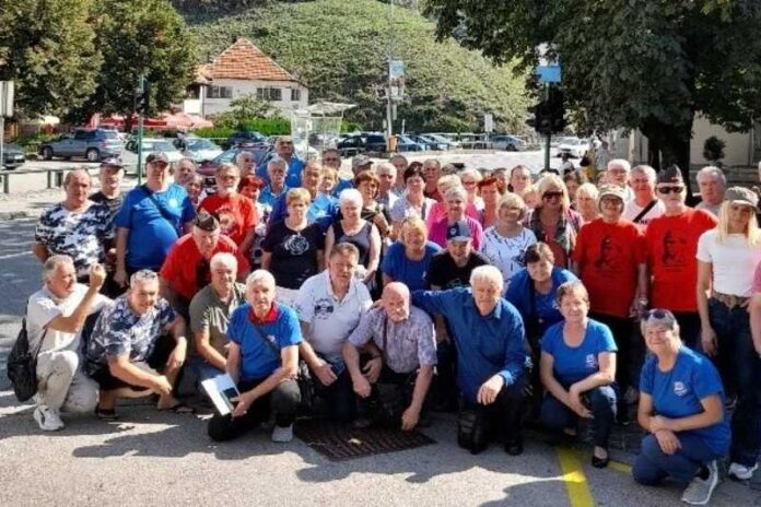 Potrditev prijateljstva v Tešnju