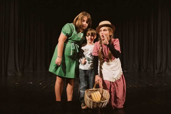 Cesarjeva nova oblačila v Trbovljah