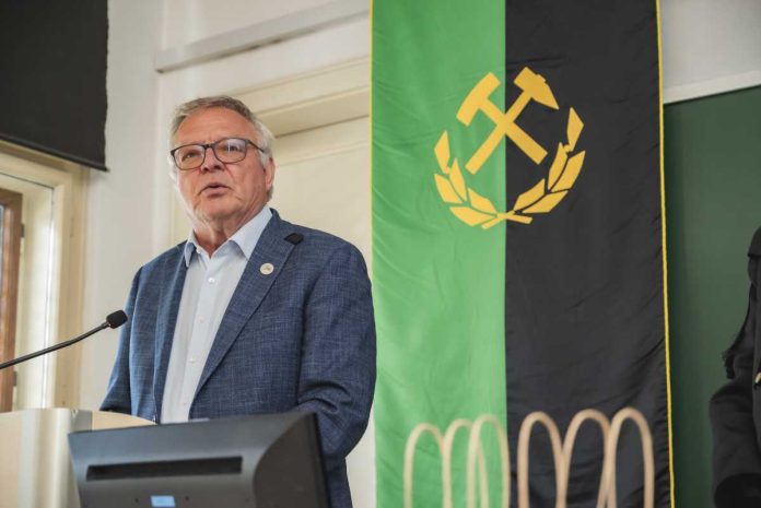 Častni pokrovitelj jamatlona minister Jože Novak