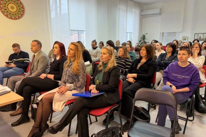 Na Grumovi šoli so gradili mostove