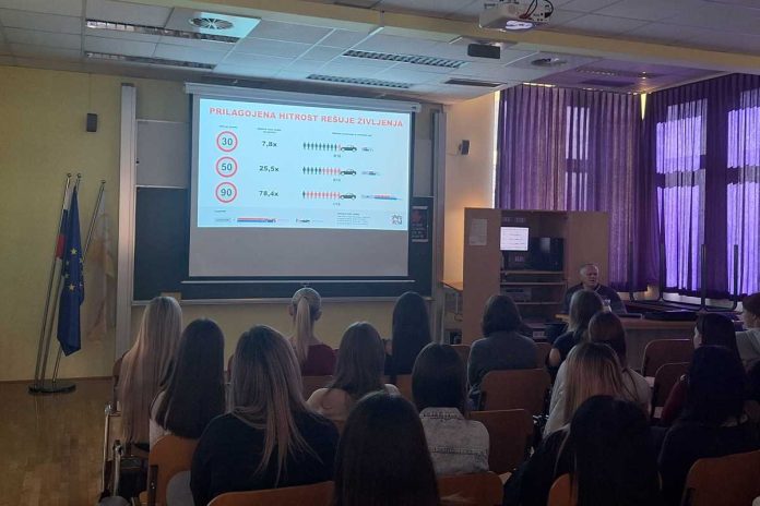 Vozim, vendar ne hodim