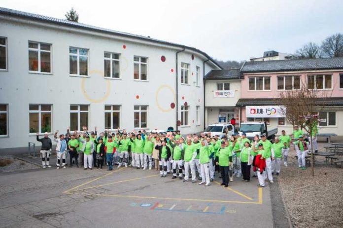 Slikopleskarji prebarvali OŠ Hrastnik