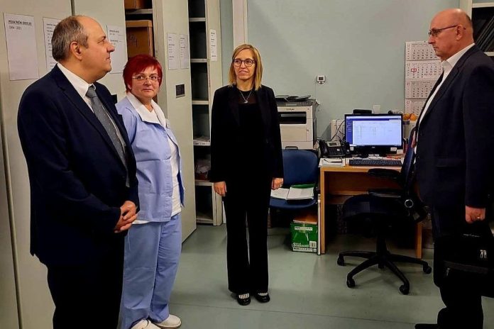 Ministrica za zdravje v SBT