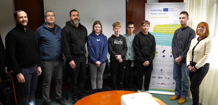 Nagrajena Nika Kramžar