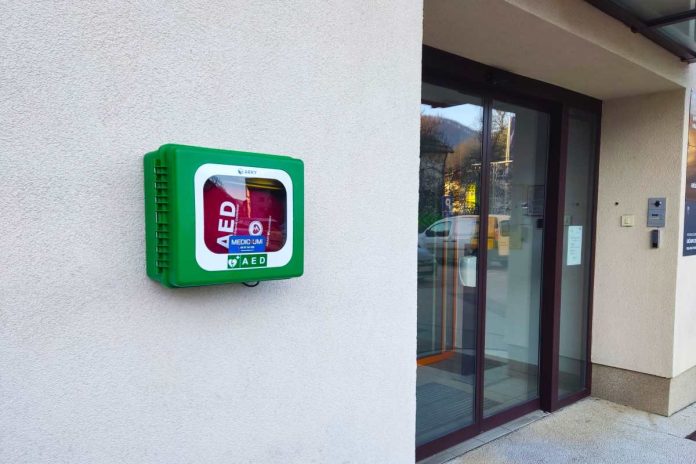 Nov avtomatski zunanji defibrilator v Hrastniku