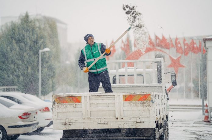 Odlaganje snega na ceste