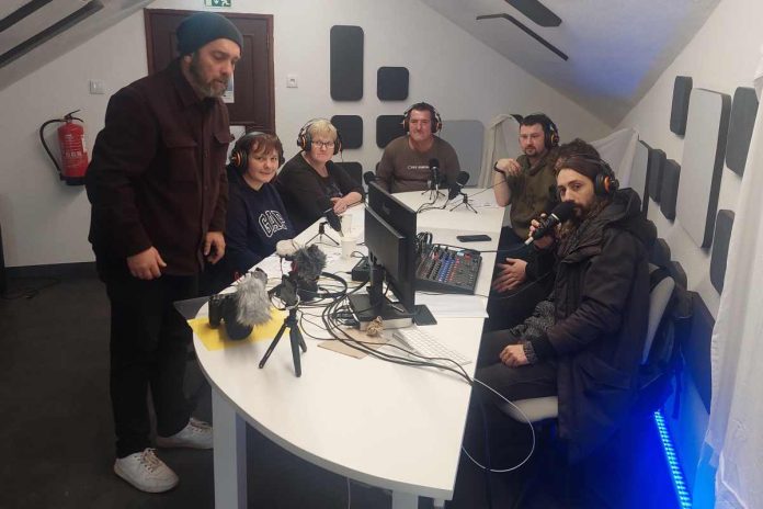 Uporabniki VDC Zasavje posneli radijsko igro