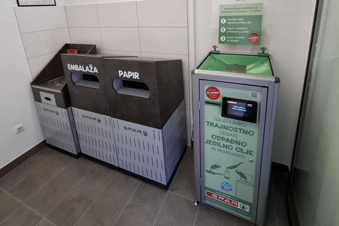 Na pobudo osnovnošolcev postavil zbiralnik za odpadno jedilno olje