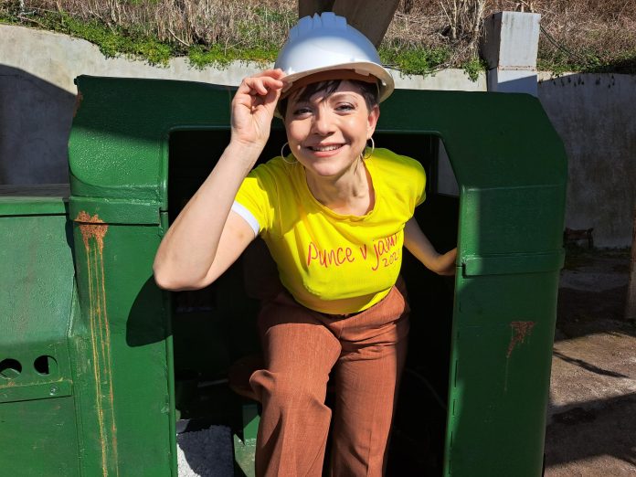 Tanja Žagar je obnorela punce v jami