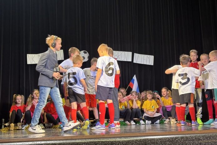 Gledališko srečanje podružnic