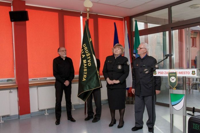 DGMZ s praporjem
