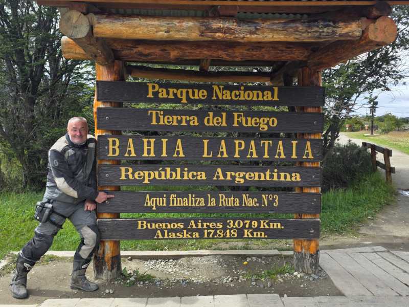 Z motorjem na konec sveta