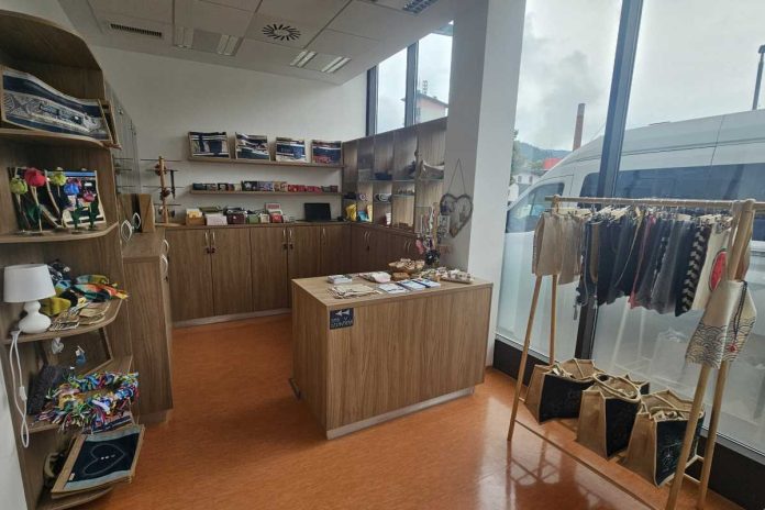 Unikatna darila za učitelje iz VDC Zasavje