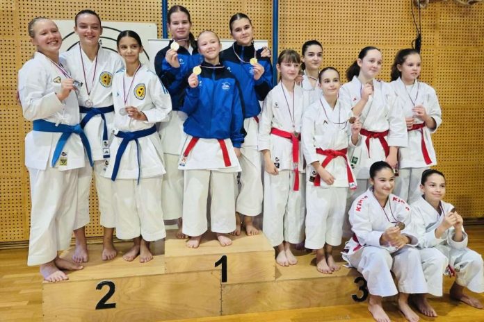 Sedemnajst medalj v Šenčurju