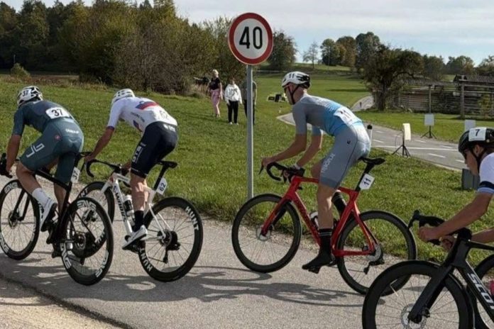 Klopčič na stopničkah, Funkl med deseterico